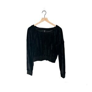 Savvi Velour Black Semi Crop Size M Top